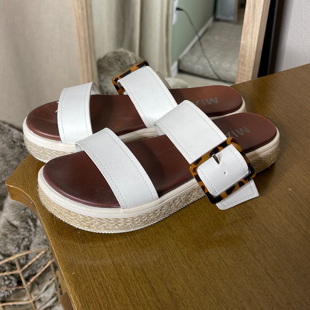 Mia Platform Sandals